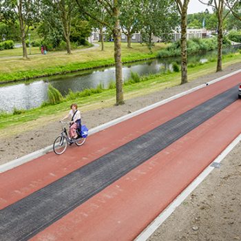 cycling-lane-almere-featured